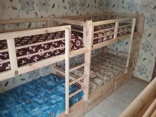 Хостелы Hostel 777 Харьков Спальное место на двухъярусной кровати в общем номере для женщин-2